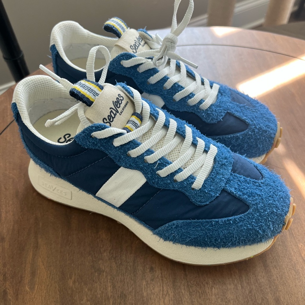 SeaVees Acorn Trainer *Like New*